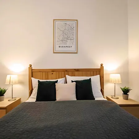R171 Elitehost Raday Budapešť