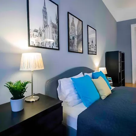 R171 Elitehost Raday * Budapešť