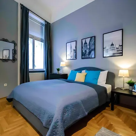 R171 Elitehost Raday Apartmán