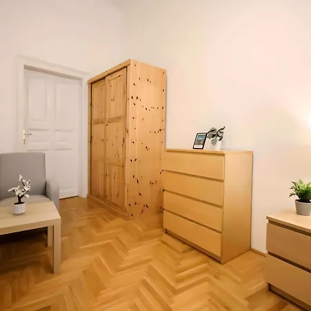 Apartment R171 Elitehost Raday *