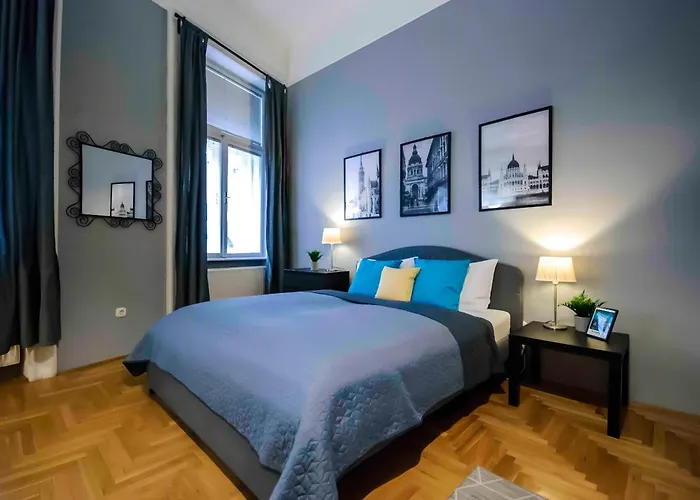 R171 Elitehost Raday Апартаменты