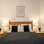 R171 Elitehost Raday Budapest