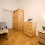 Apartment R171 Elitehost Raday *